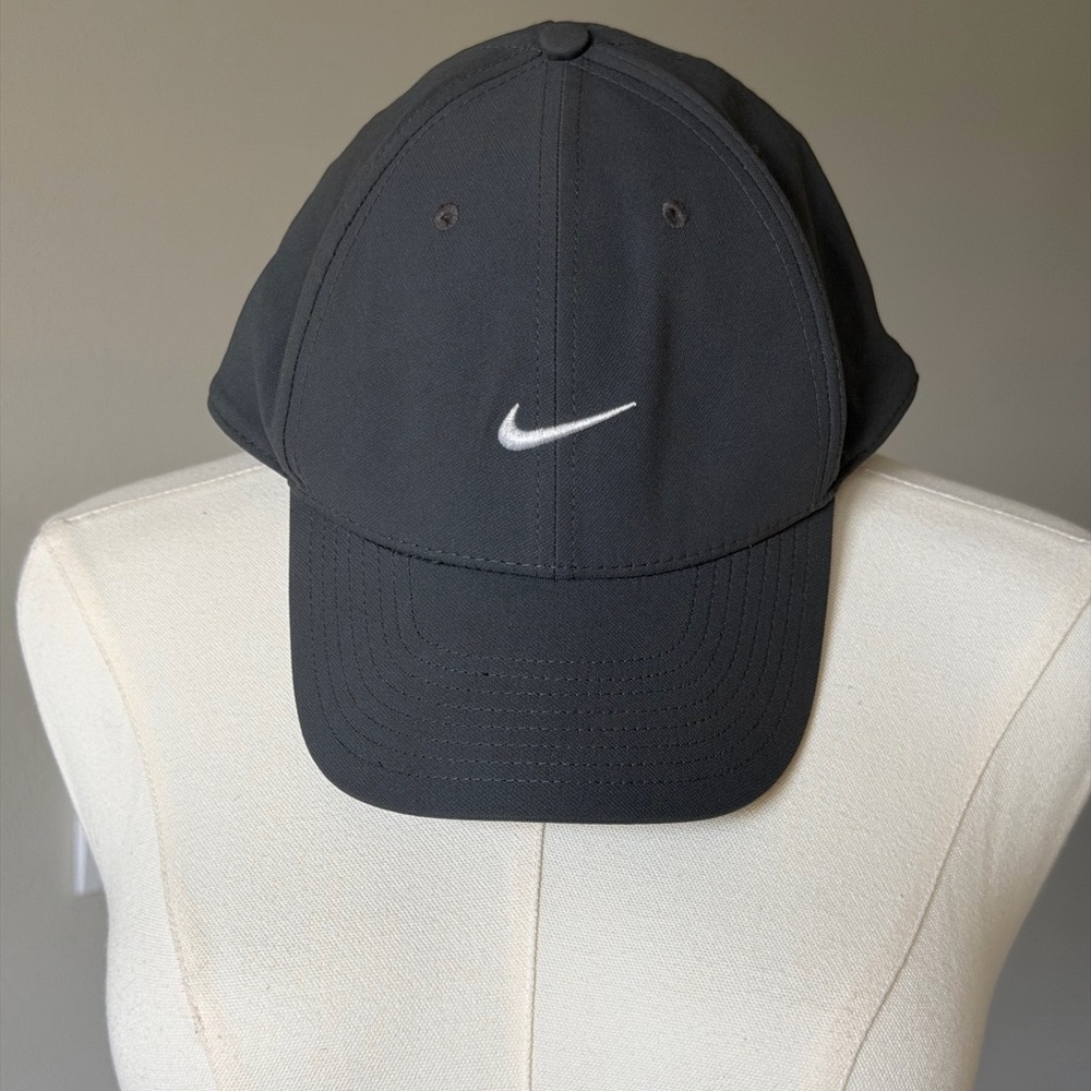 Nike Unisex Dri - Fit Dark Gray Snapback Cap - L/XL